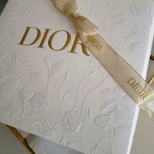 Dior Spring 2022 Floral Embossed Box